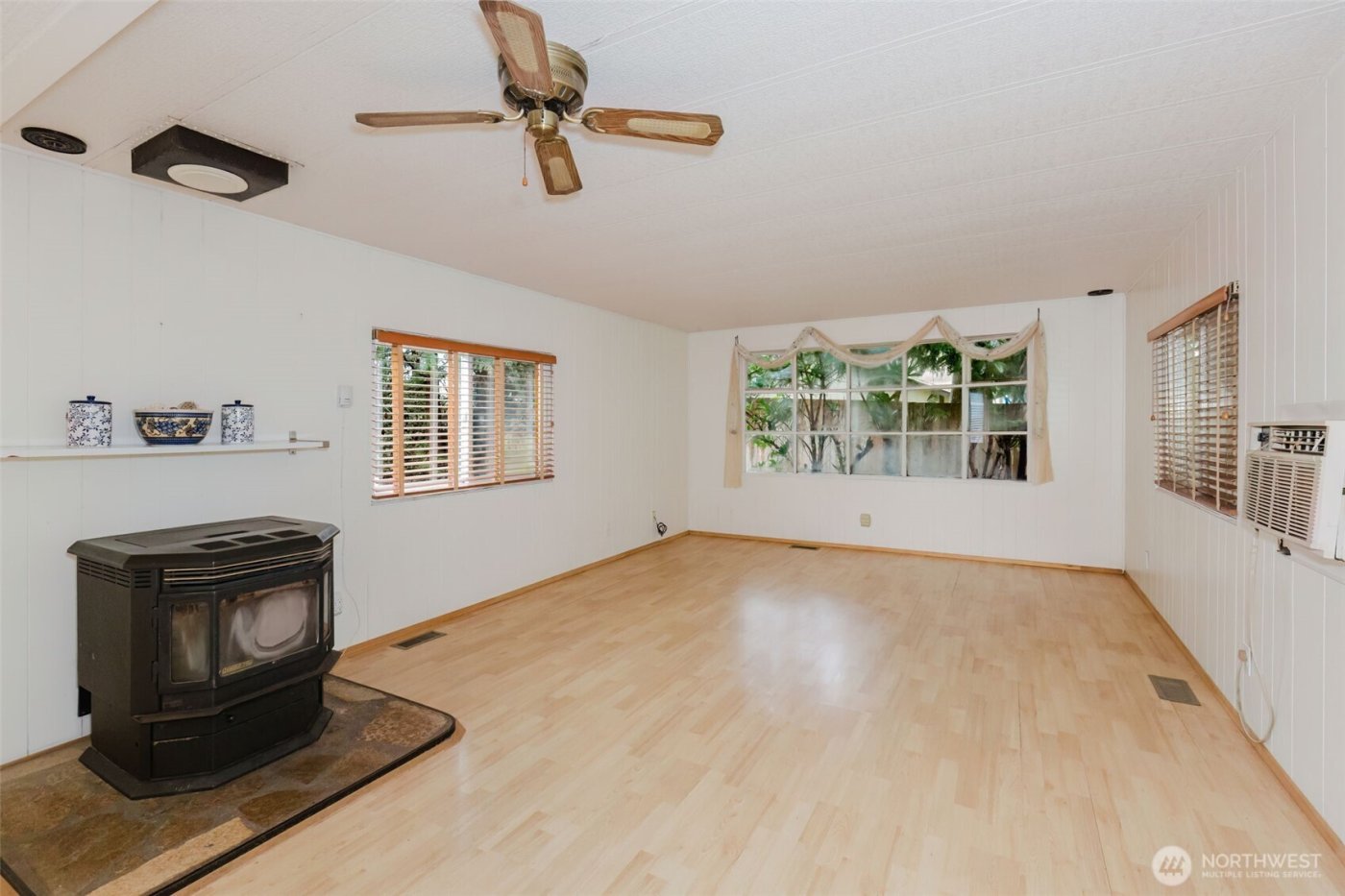 120 NE Larson Lake Lane , Belfair, WA 98528