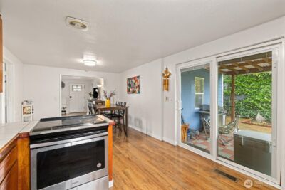 12067 Renton Avenue S, Seattle, WA 98178 - Photo 10