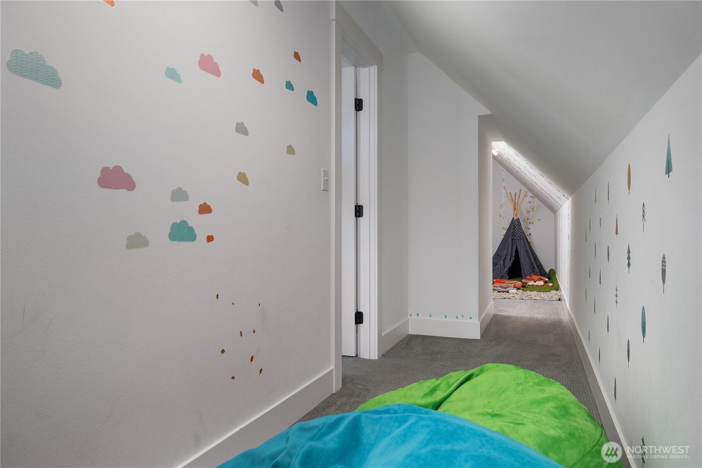 94 Horizon Street , Pacific Beach, WA 98571