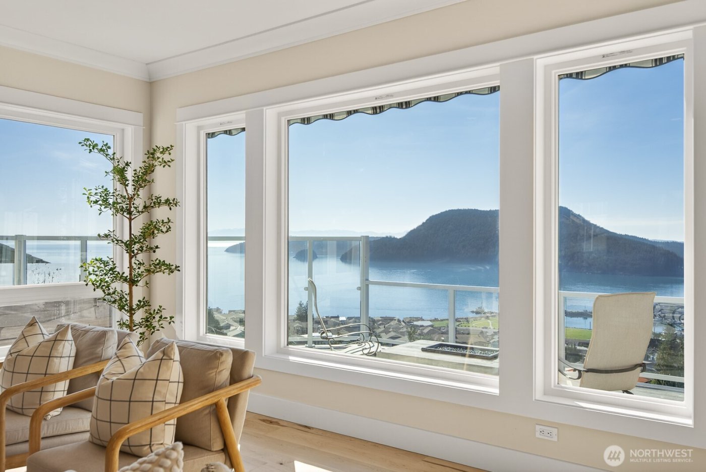 2402 Highland Drive , Anacortes, WA 98221