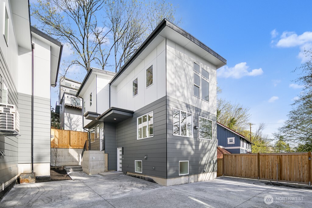 1804 B 28th Avenue S, Seattle, WA 98144