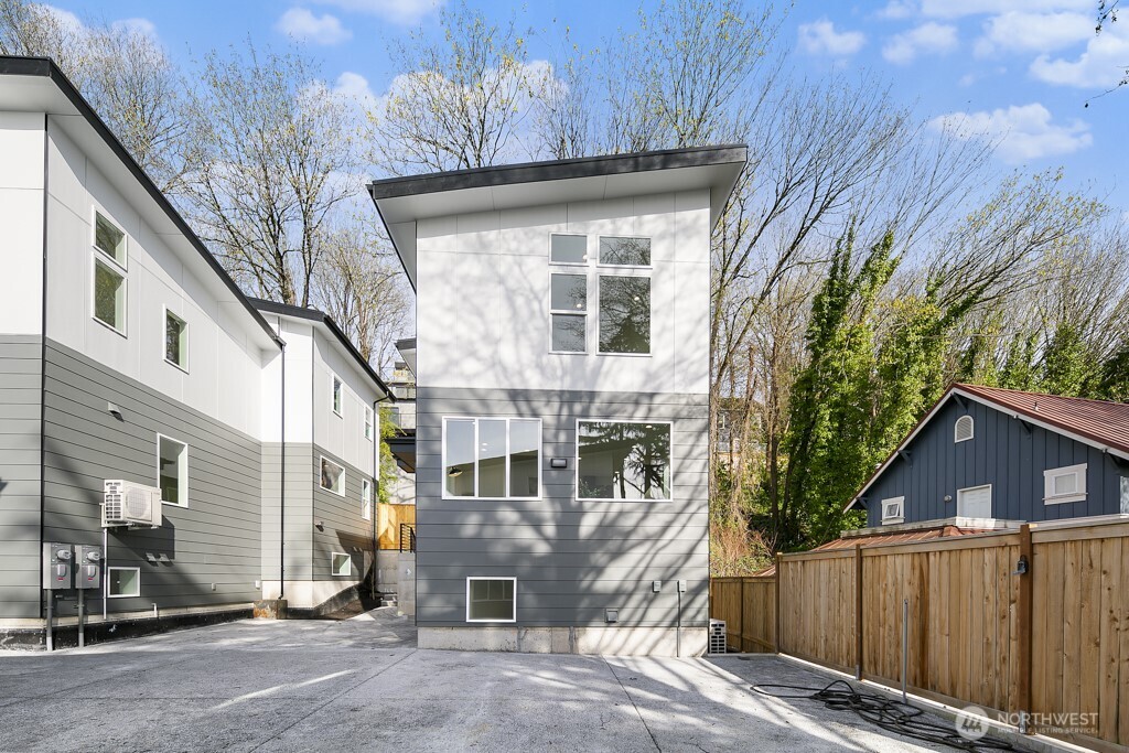 1804 B 28th Avenue S, Seattle, WA 98144