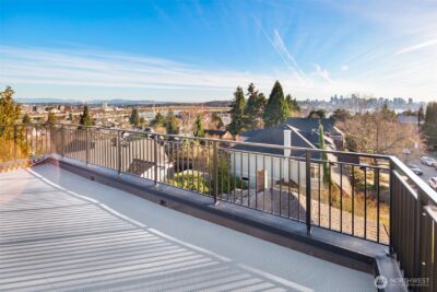 4136 Eastern Avenue N, Seattle, WA 98103 - Photo 2