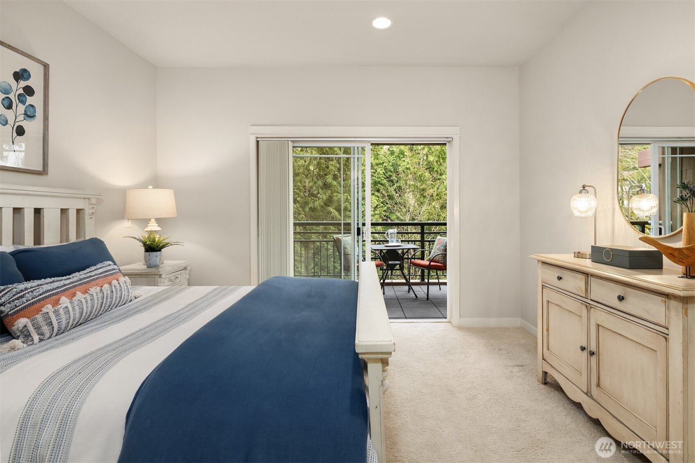 1000 Cabin Creek Lane SW #B204, Issaquah, WA 98027