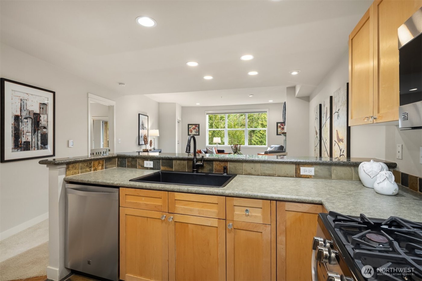 1000 Cabin Creek Lane SW #B204, Issaquah, WA 98027