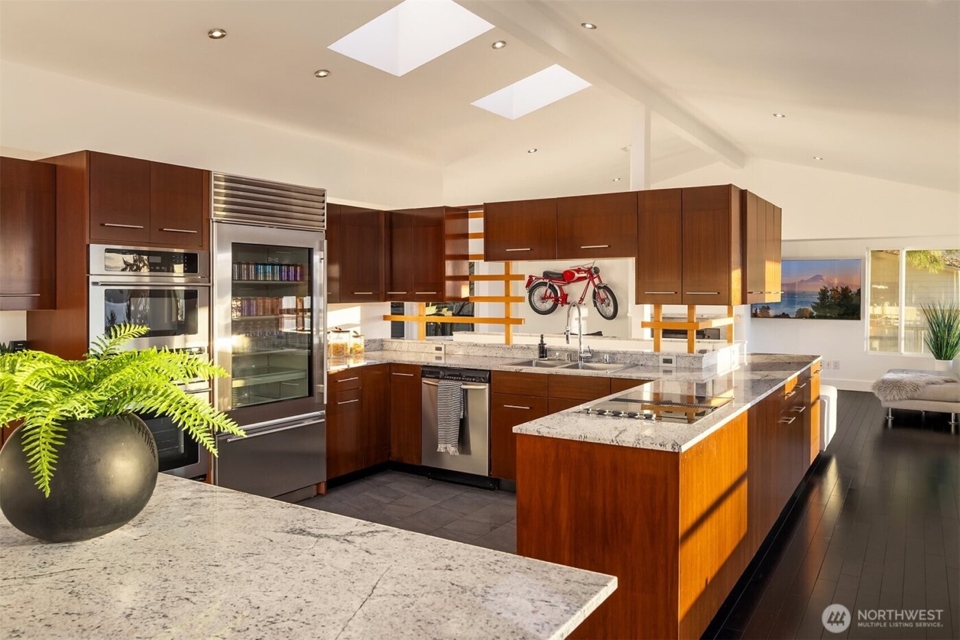 15733 25th Avenue SW, Burien, WA 98166