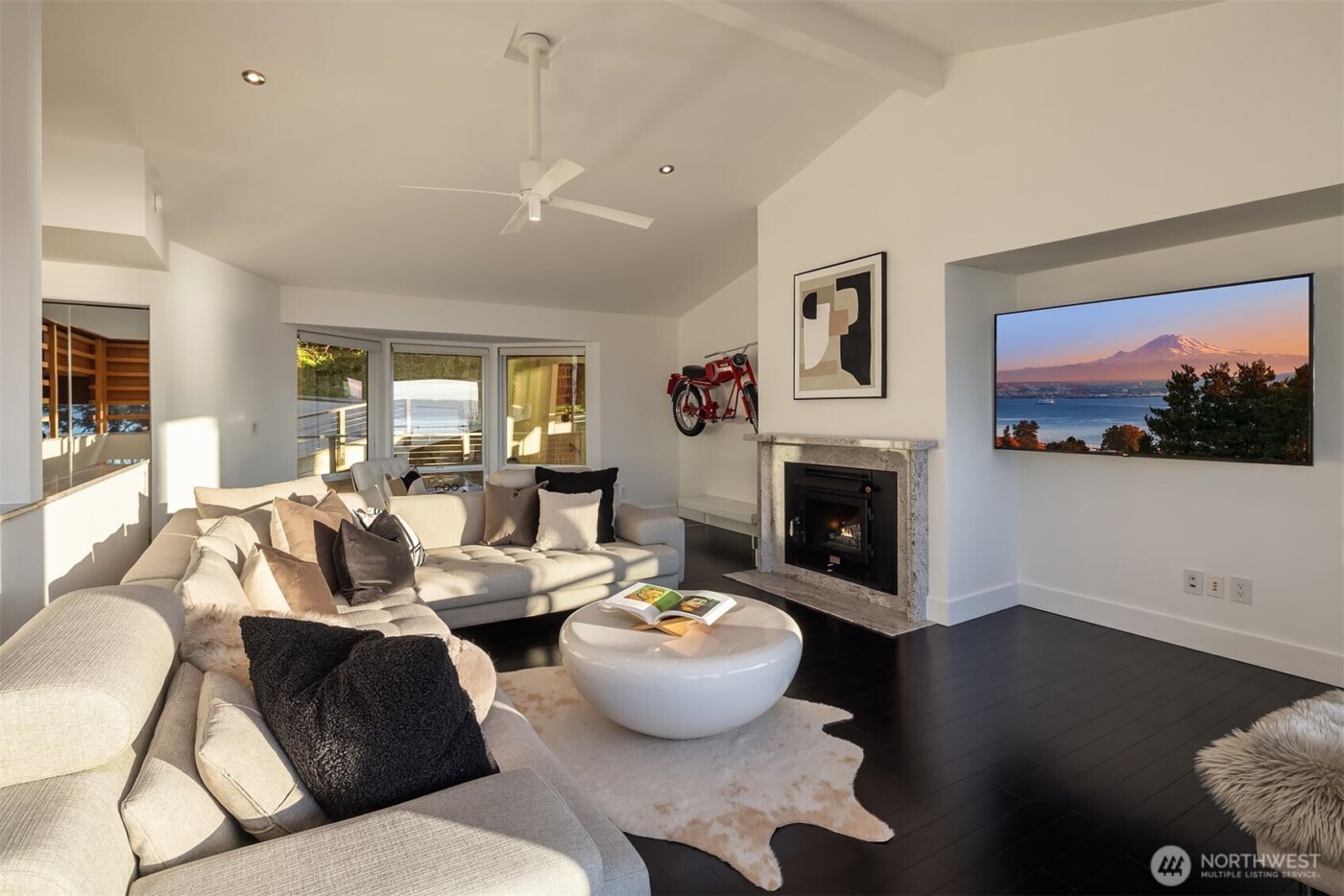 15733 25th Avenue SW, Burien, WA 98166