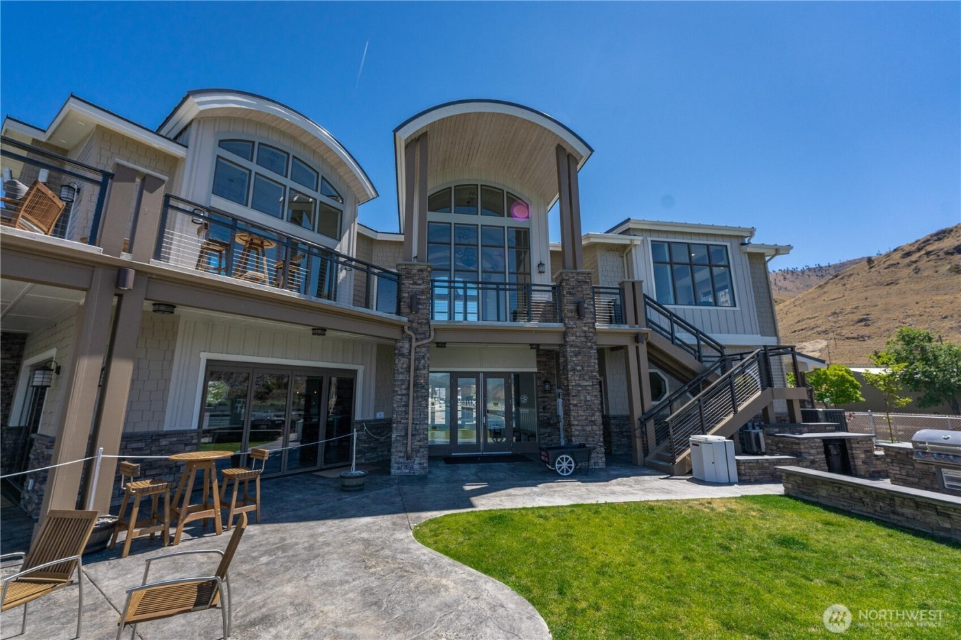 1350 W Woodin Avenue #CDE1&2, Chelan, WA 98816