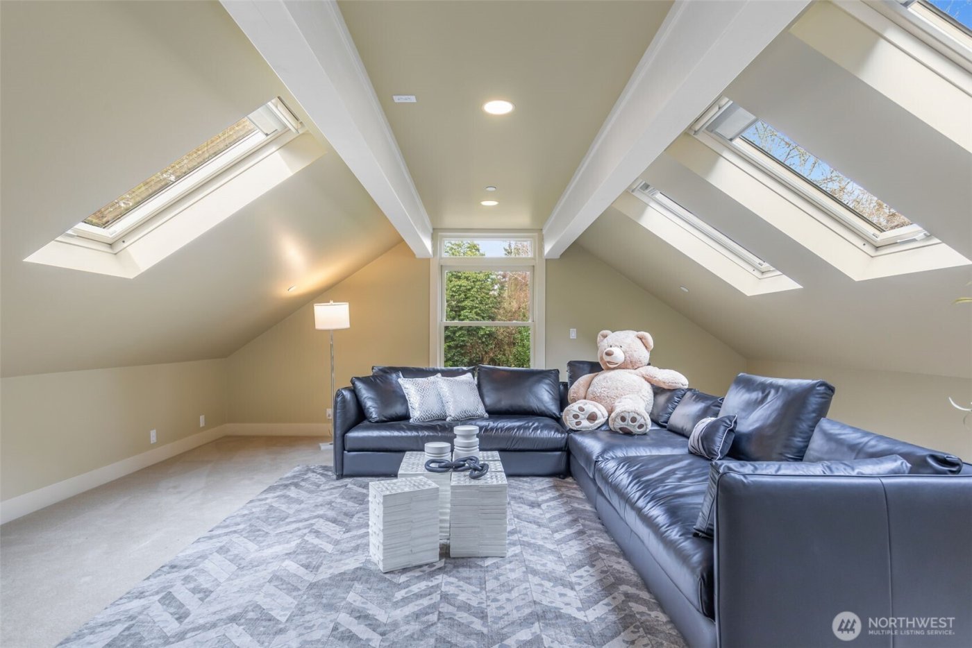 7626 NE 8th Street , Medina, WA 98039