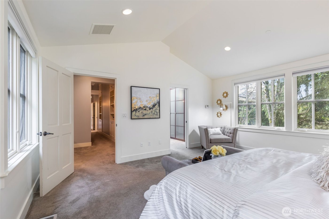 7626 NE 8th Street , Medina, WA 98039