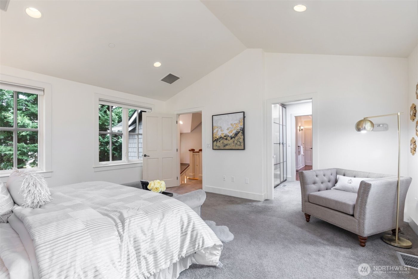7626 NE 8th Street , Medina, WA 98039