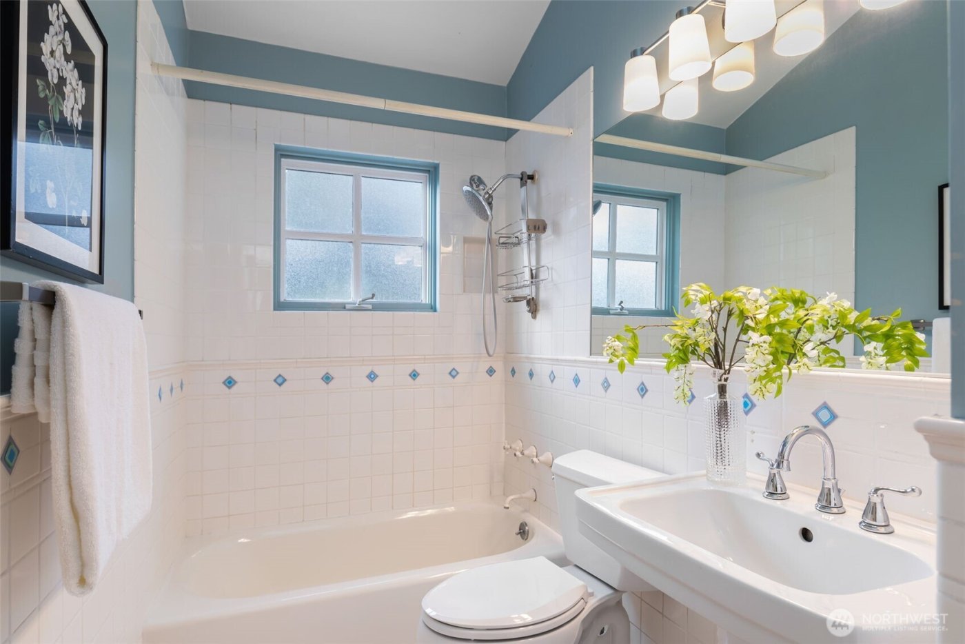 7626 NE 8th Street , Medina, WA 98039