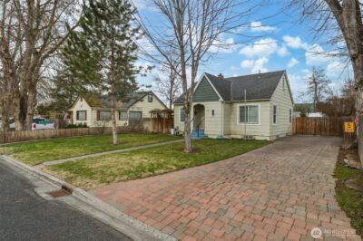 22 NW B Street , College Place, WA 99324