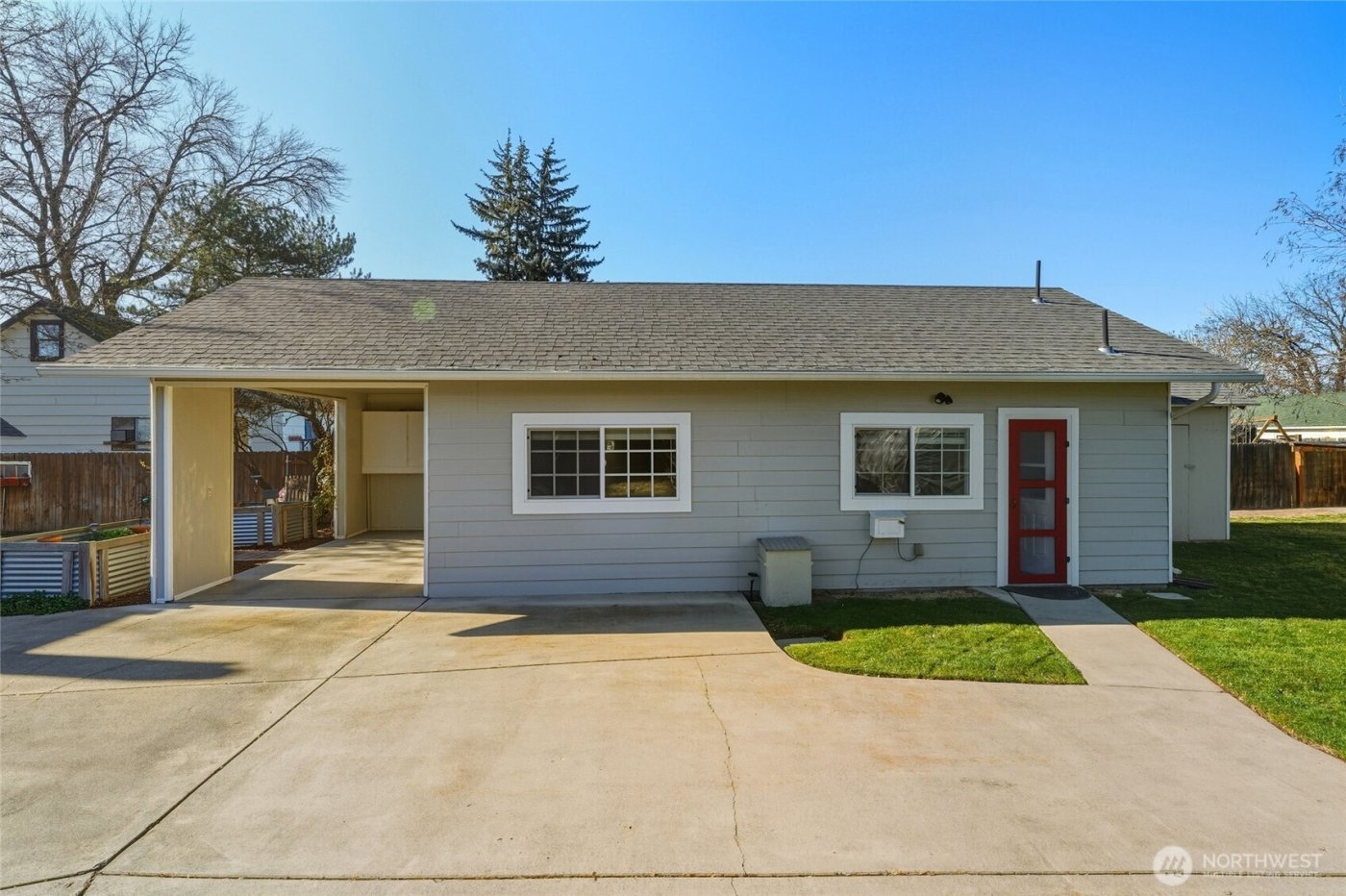 22 NW B Street , College Place, WA 99324