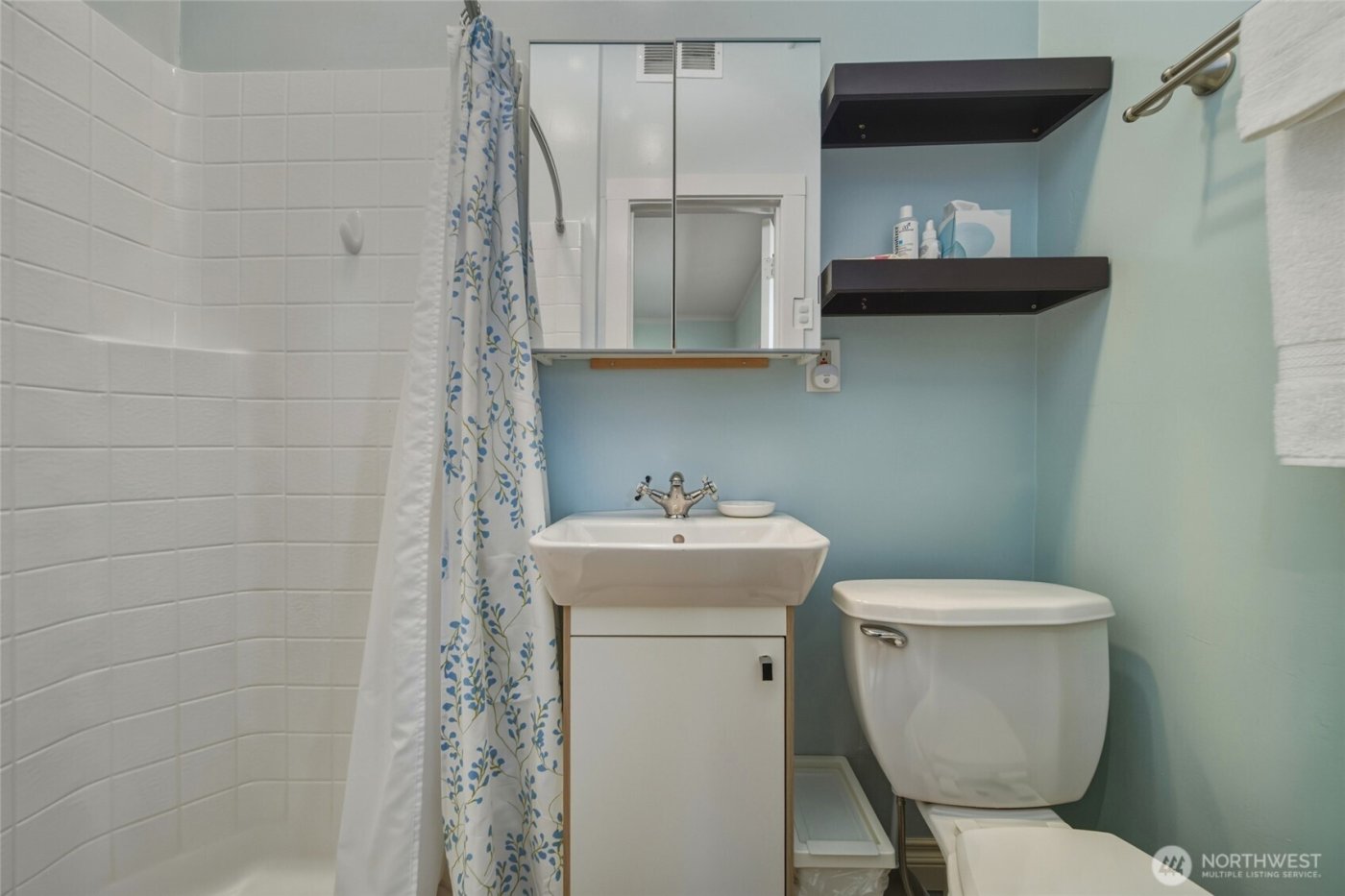 22 NW B Street , College Place, WA 99324