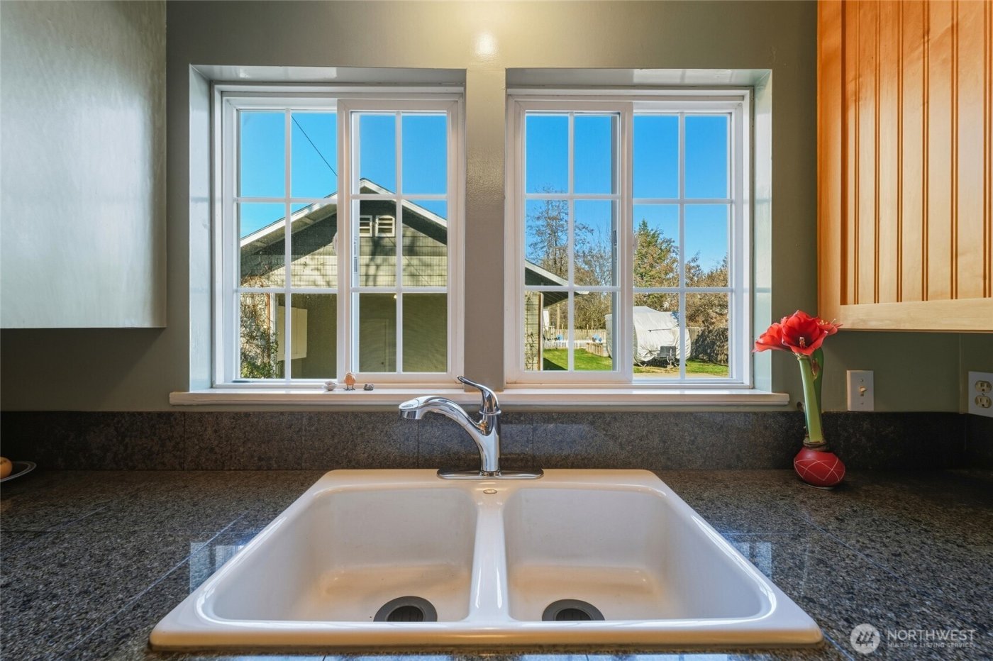 22 NW B Street , College Place, WA 99324