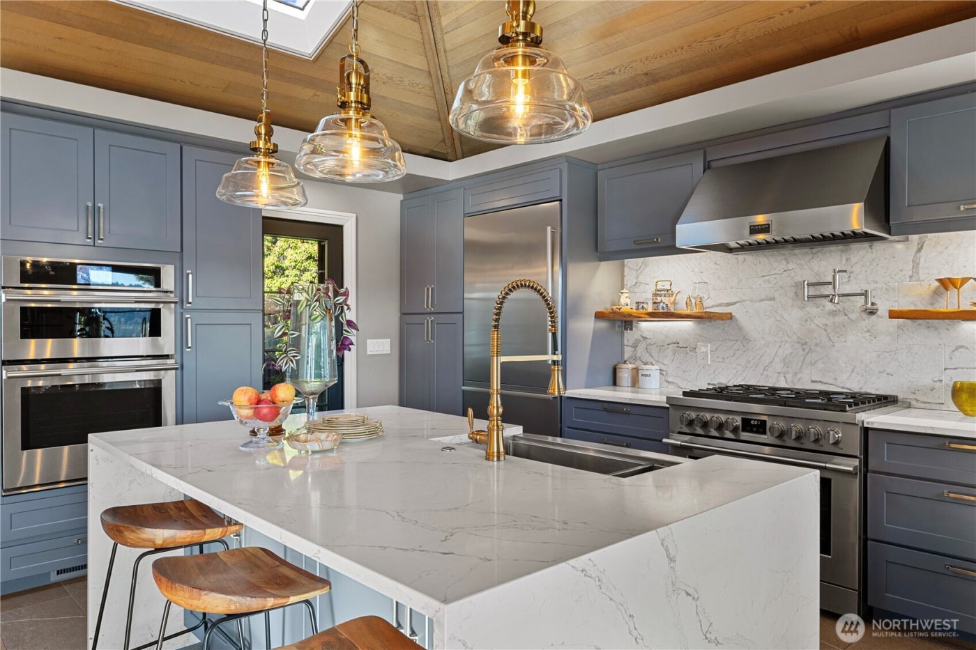 5425 96th Avenue SE, Mercer Island, WA 98040