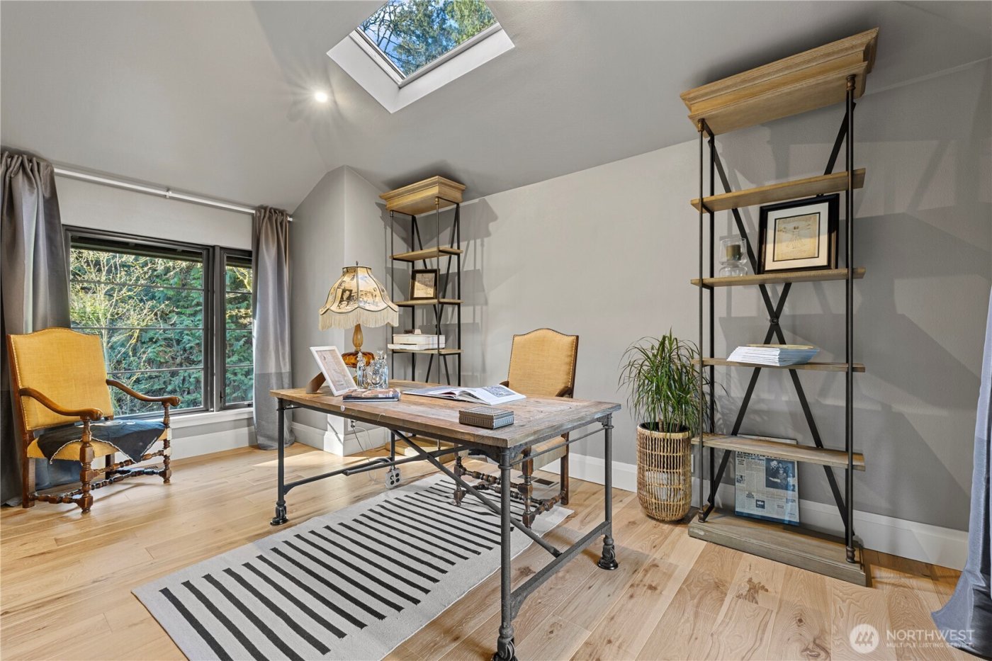 5425 96th Avenue SE, Mercer Island, WA 98040