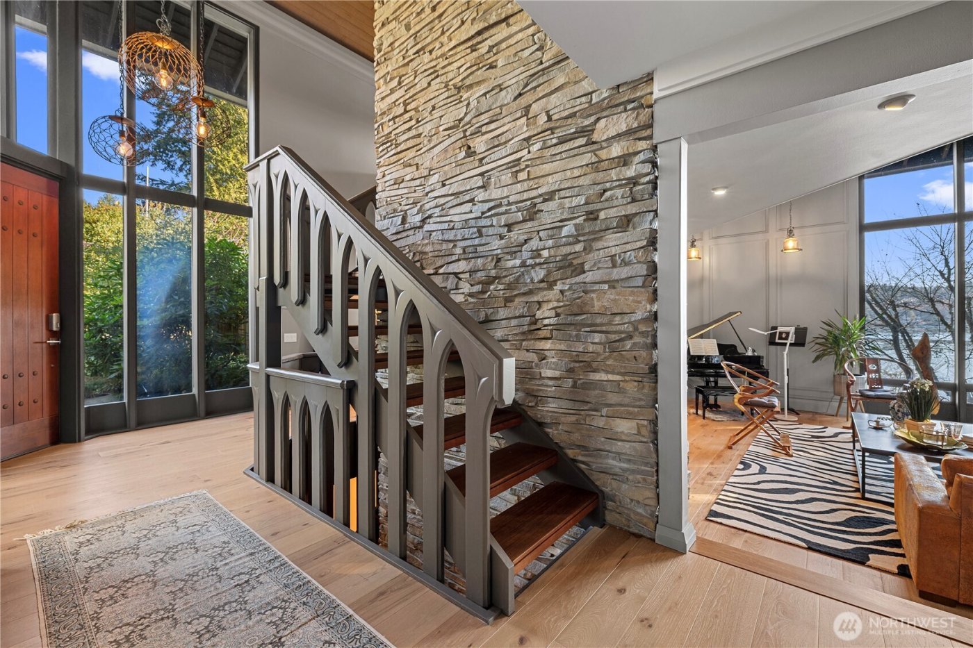 5425 96th Avenue SE, Mercer Island, WA 98040