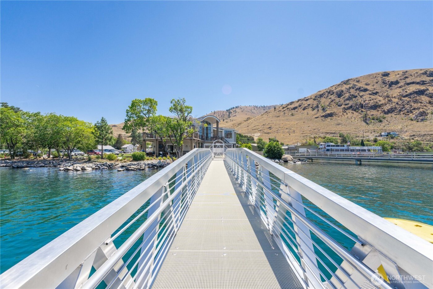 1350 W Woodin Avenue #CDE1, Chelan, WA 98816