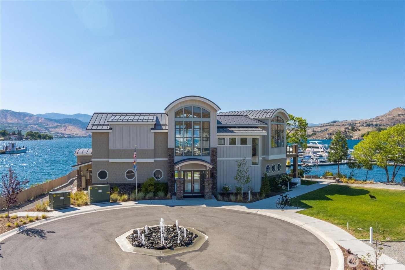 1350 W Woodin Avenue #CDE2, Chelan, WA 98816