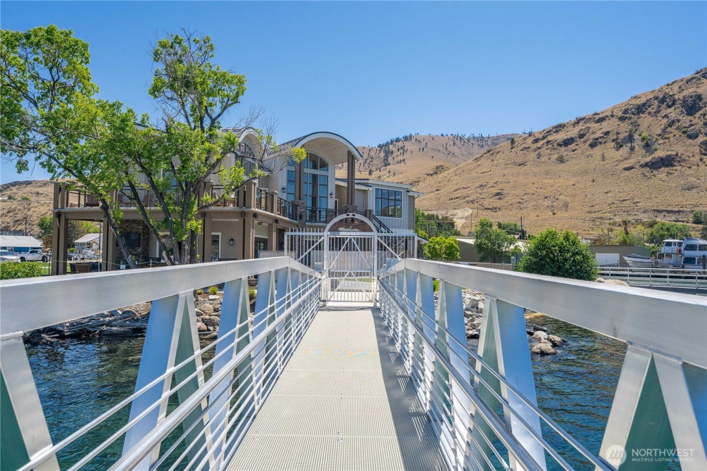 1350 W Woodin Avenue #CDE2, Chelan, WA 98816