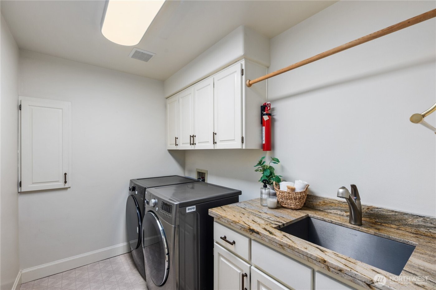 4601 NE 89th Street , Seattle, WA 98115