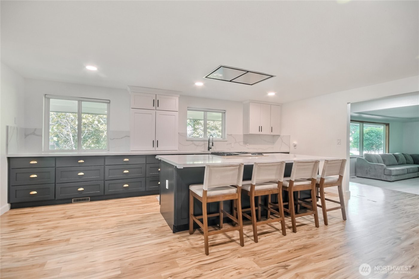 6902 Mount Tacoma Drive SW, Lakewood, WA 98499