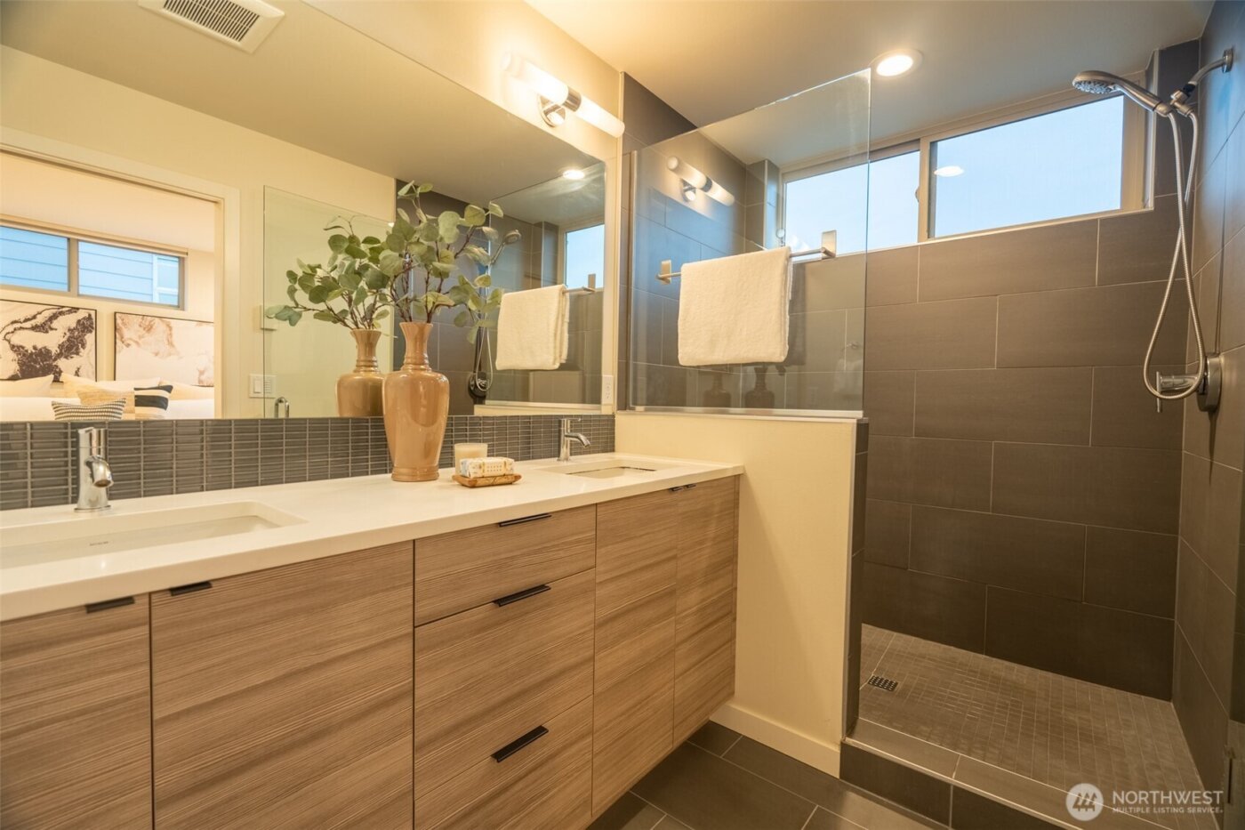 4413 Meridian Avenue N, Seattle, WA 98103