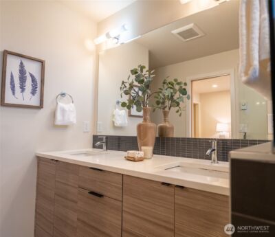 4413 Meridian Avenue N, Seattle, WA 98103 - Photo 17