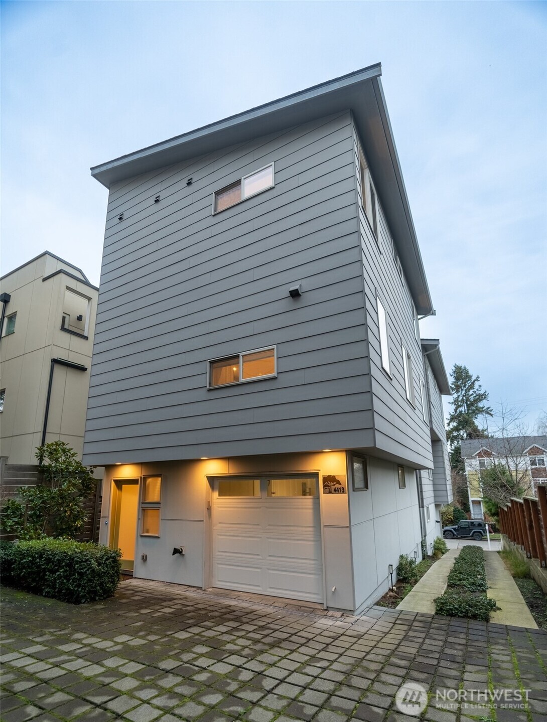 4413 Meridian Avenue N, Seattle, WA 98103