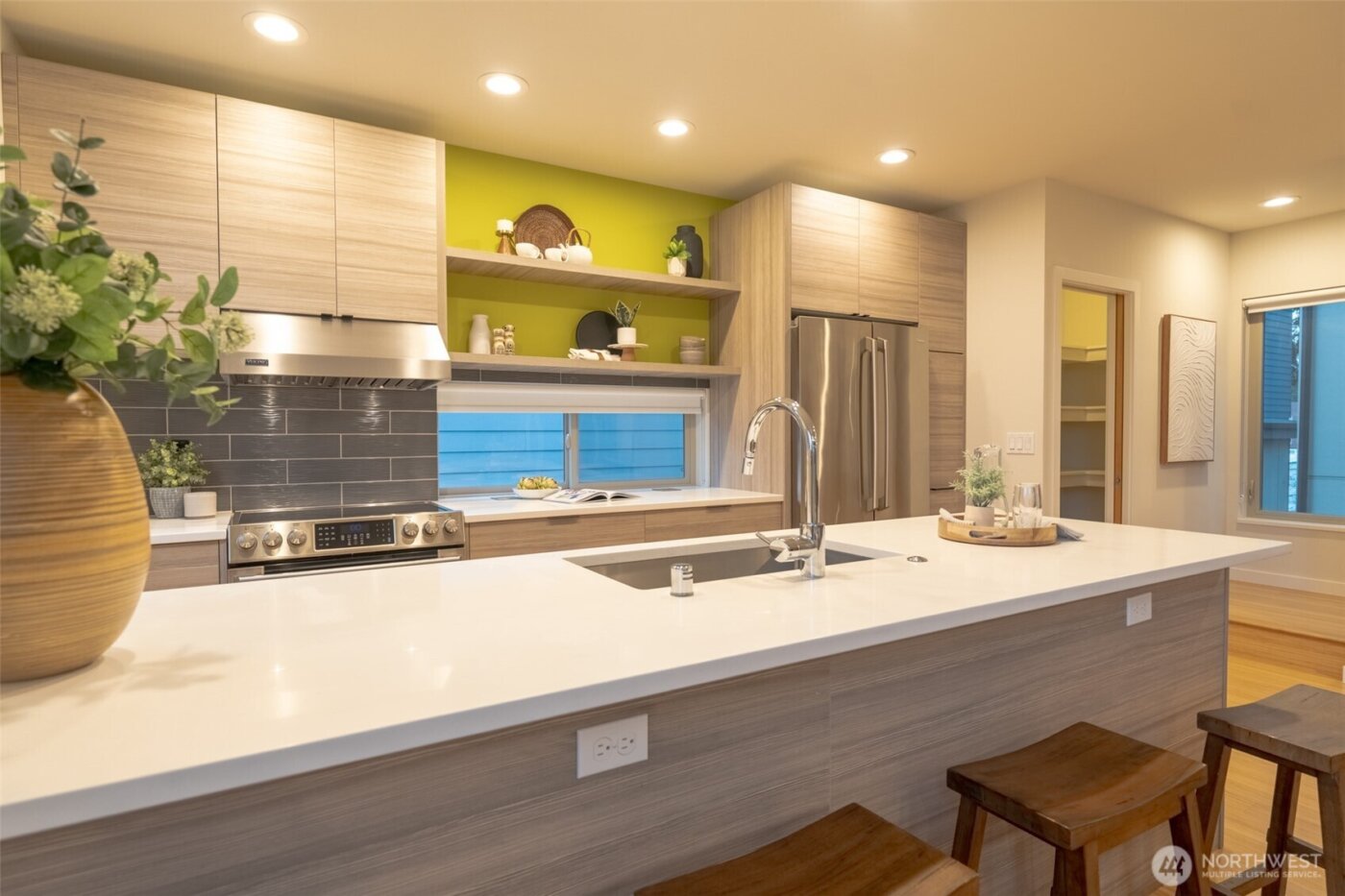 4413 Meridian Avenue N, Seattle, WA 98103