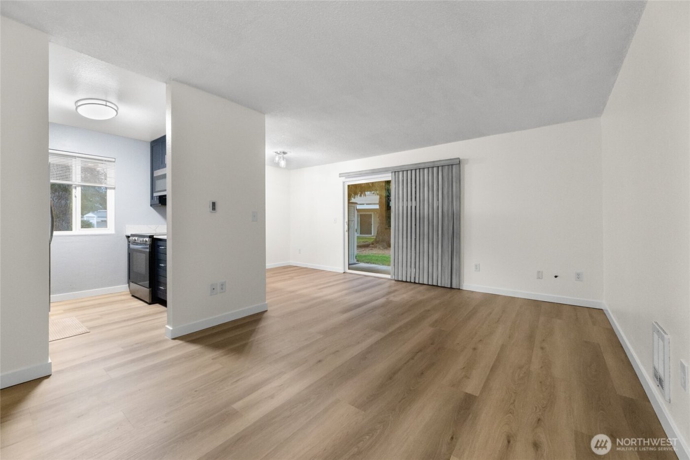 12510 NE 130th Way #B106, Kirkland, WA 98034