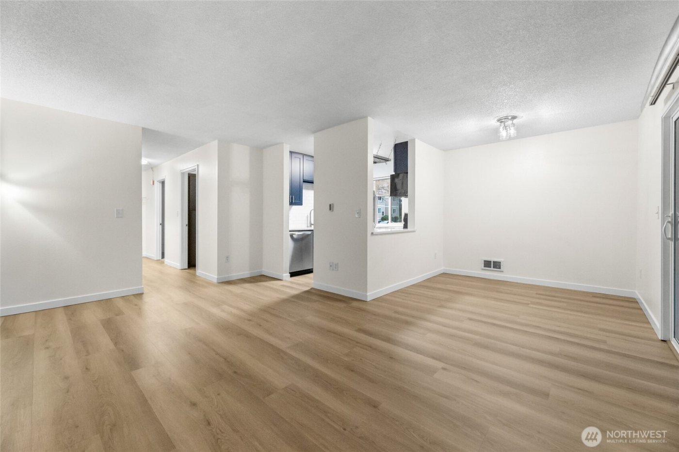 12510 NE 130th Way #B106, Kirkland, WA 98034