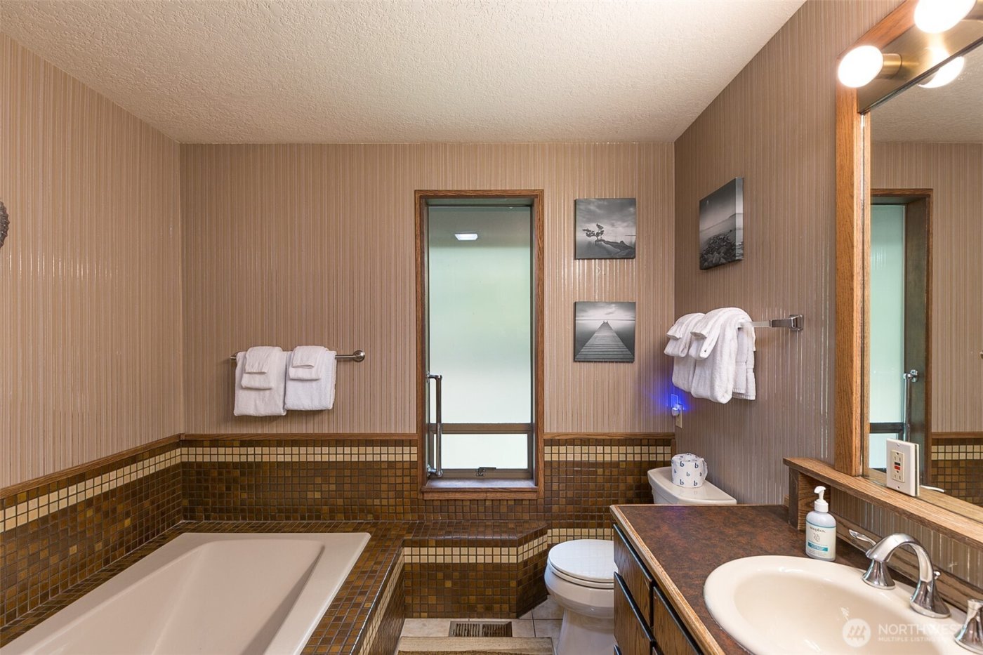 3547 Deer Park Road , Port Angeles, WA 98362