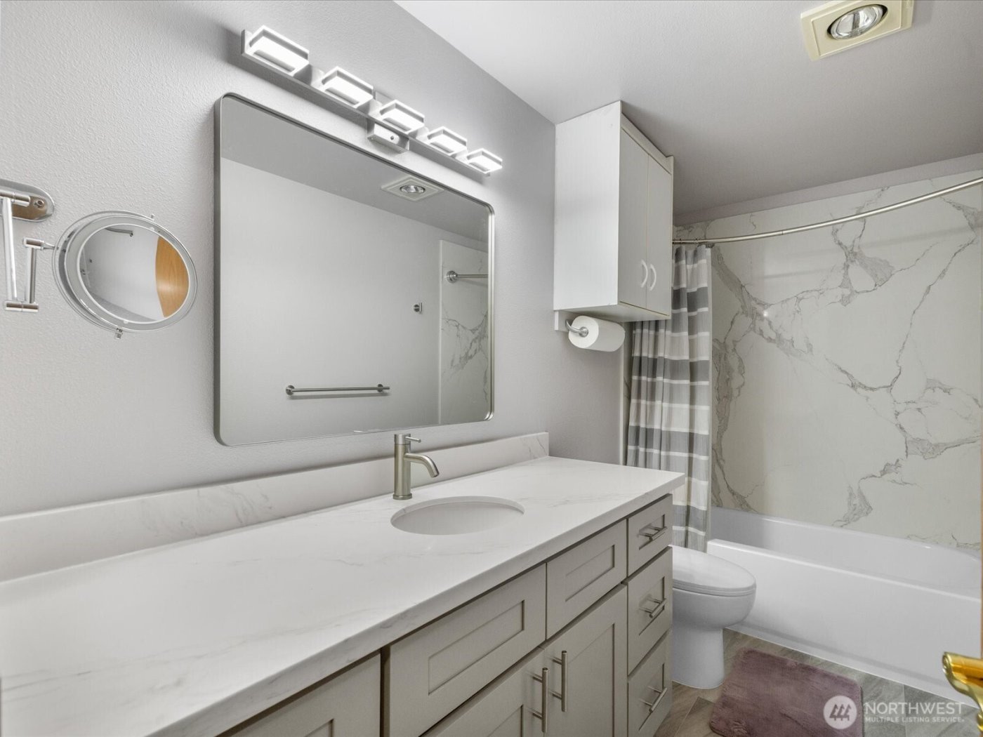 21227 76th Avenue W #B8, Edmonds, WA 98026