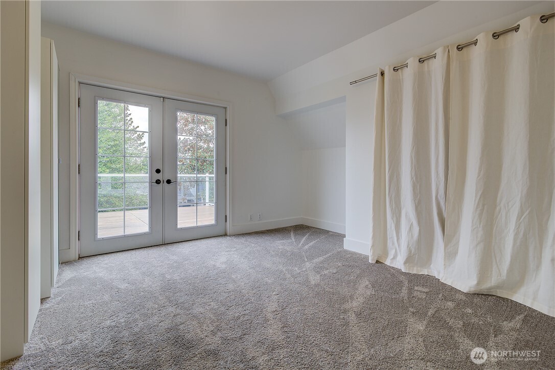 424 8th Avenue W, Kirkland, WA 98033