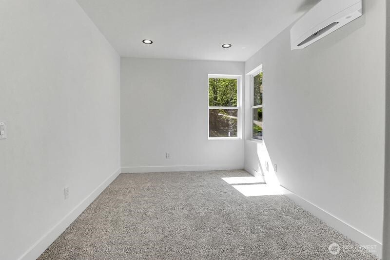 5921 164th Street SW, Lynnwood, WA 98037