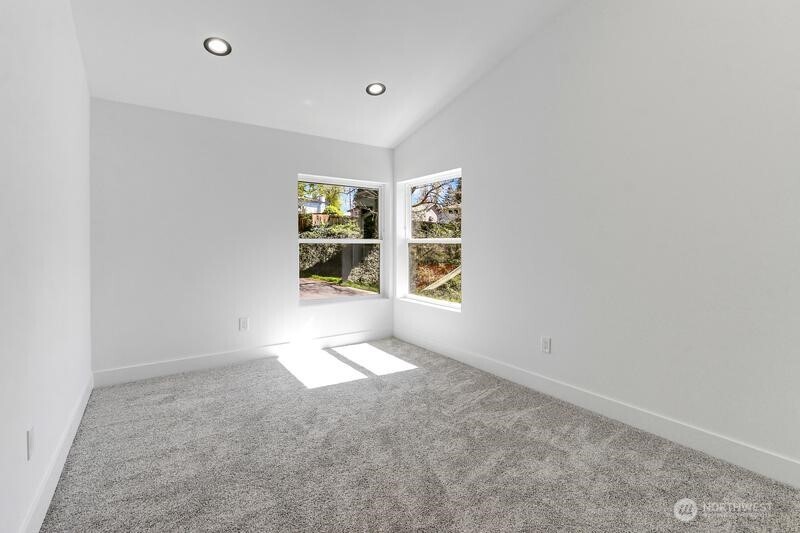 5921 164th Street SW, Lynnwood, WA 98037