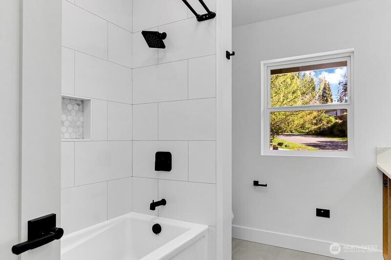 5921 164th Street SW, Lynnwood, WA 98037