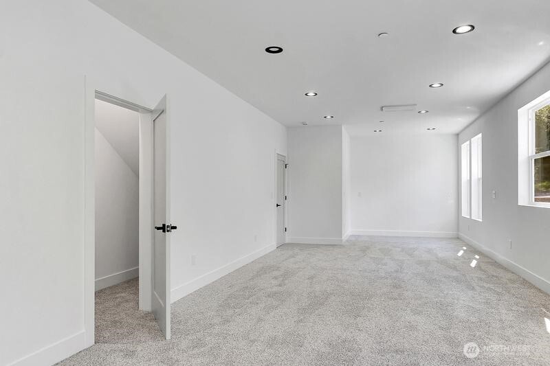 5921 164th Street SW, Lynnwood, WA 98037