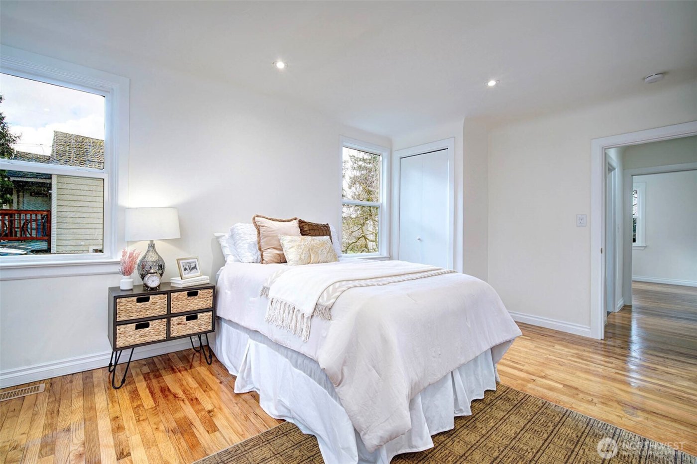 10633 21st Avenue SW, Seattle, WA 98146