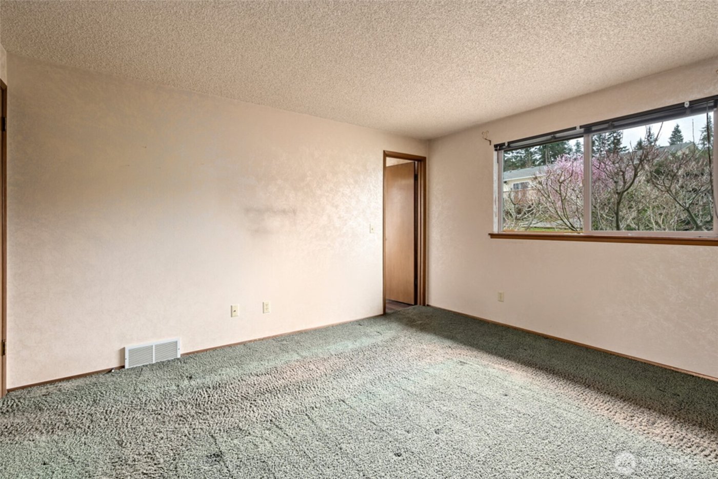 542 Dugualla Rd , Oak Harbor, WA 98277