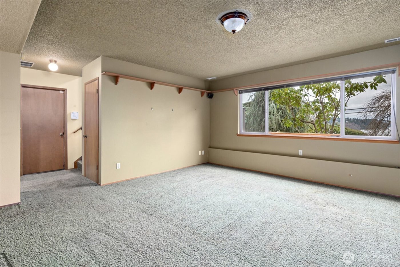 542 Dugualla Rd , Oak Harbor, WA 98277