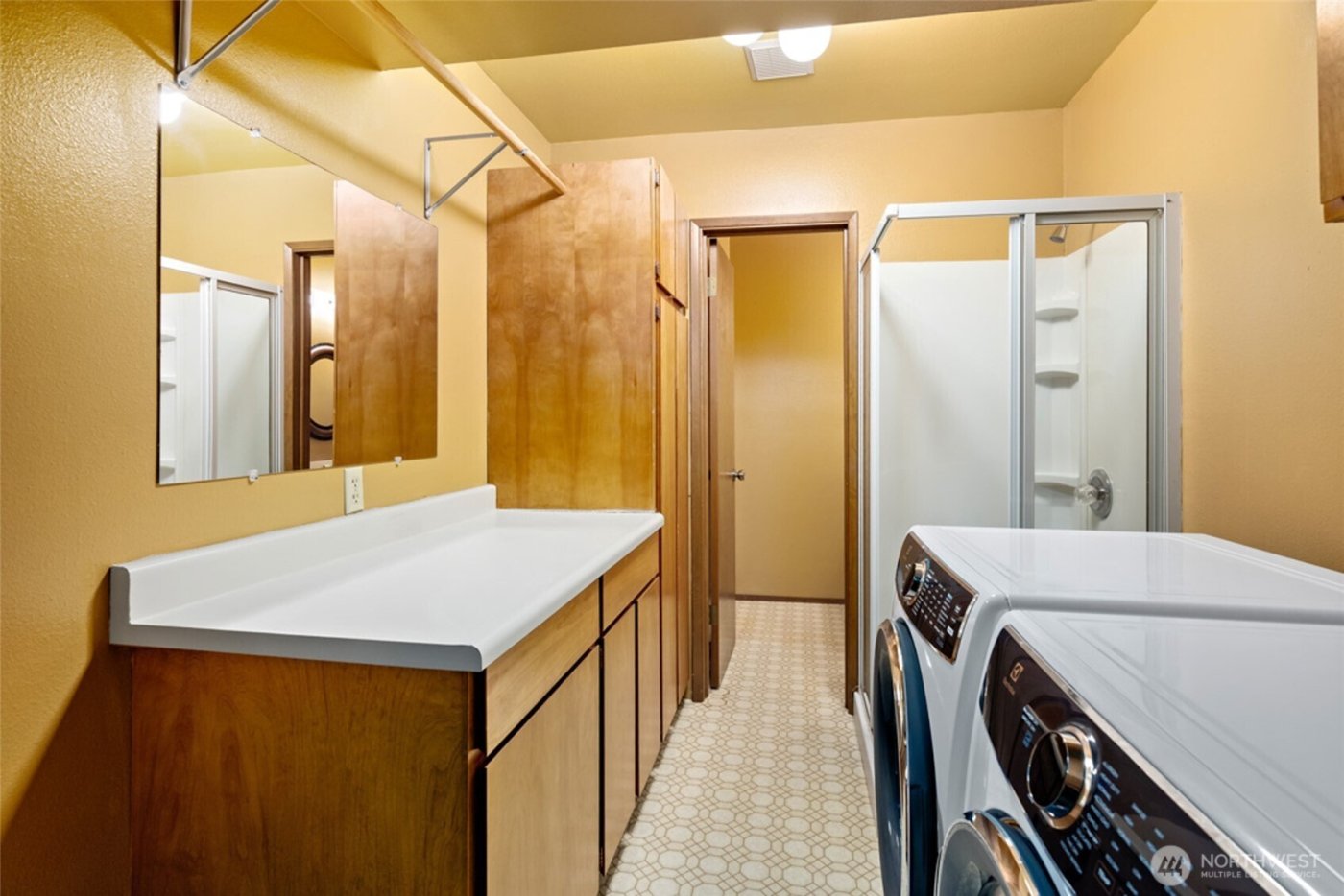 542 Dugualla Rd , Oak Harbor, WA 98277