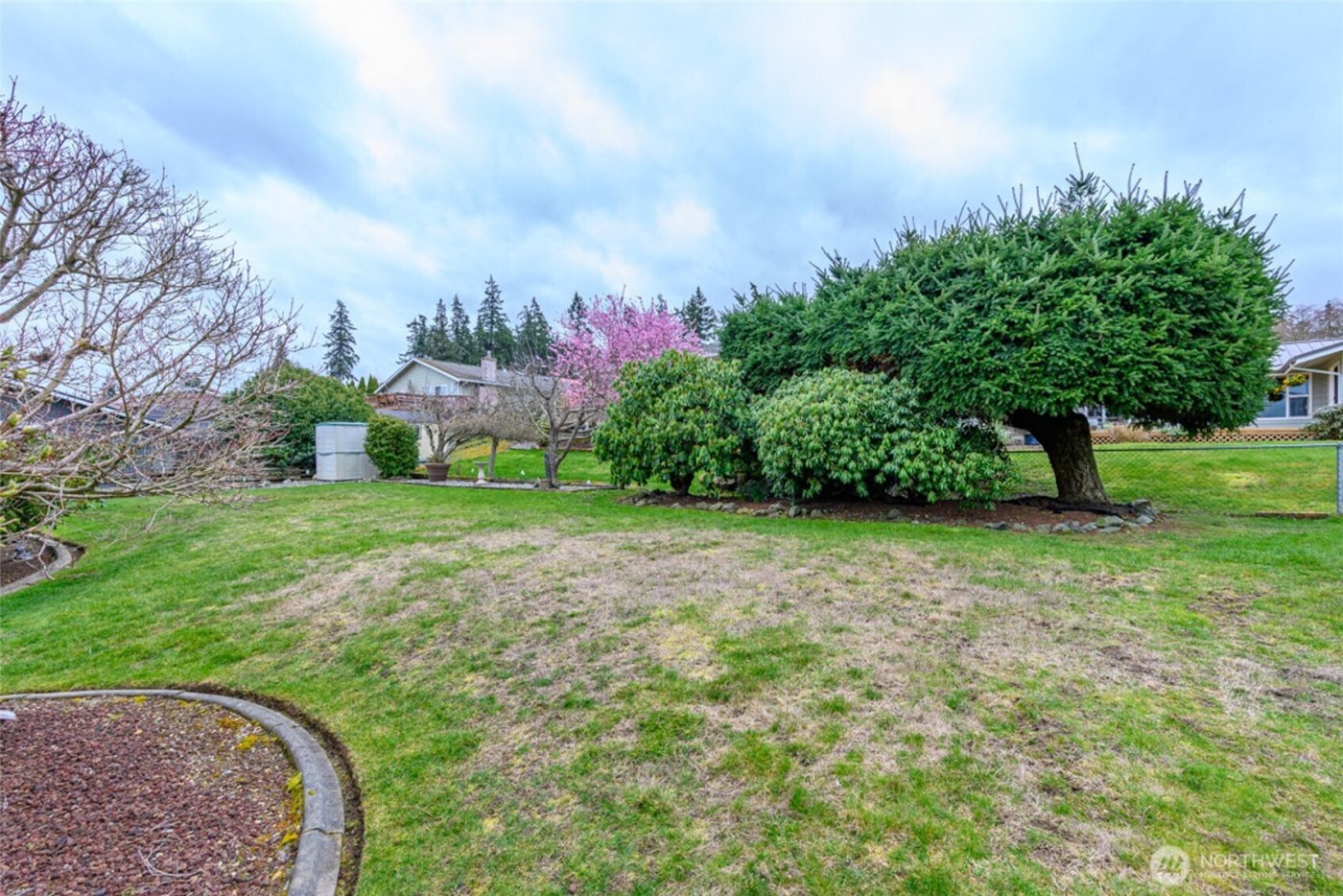 542 Dugualla Rd , Oak Harbor, WA 98277