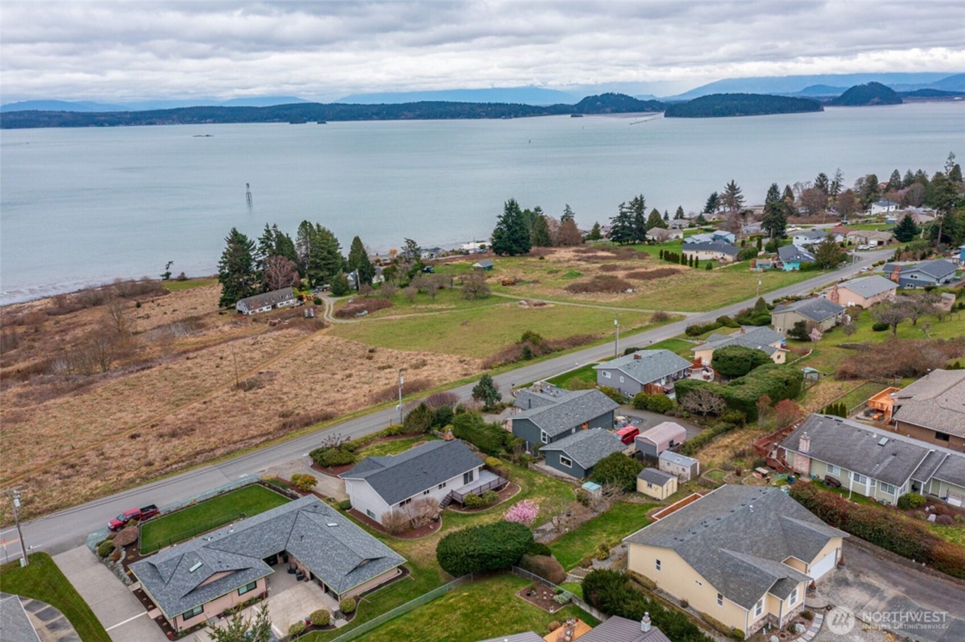 542 Dugualla Rd , Oak Harbor, WA 98277