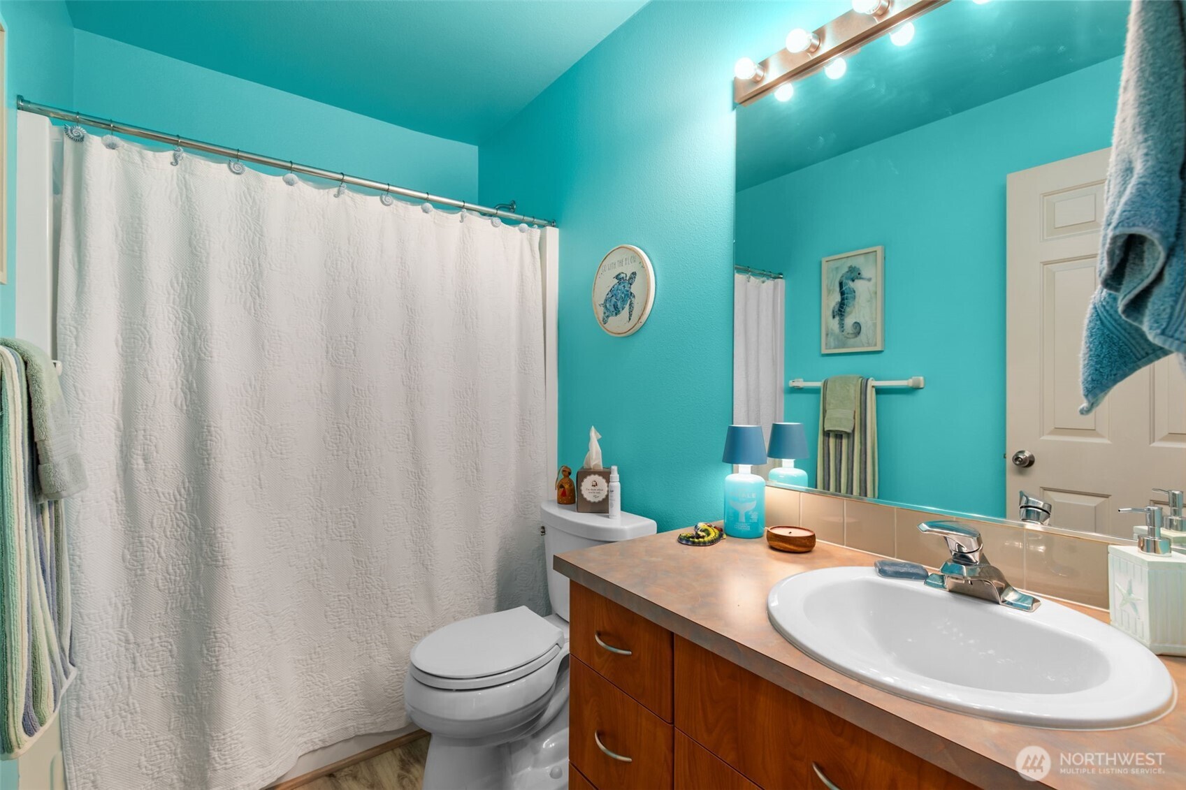 20800 72nd Avenue W #202, Edmonds, WA 98026