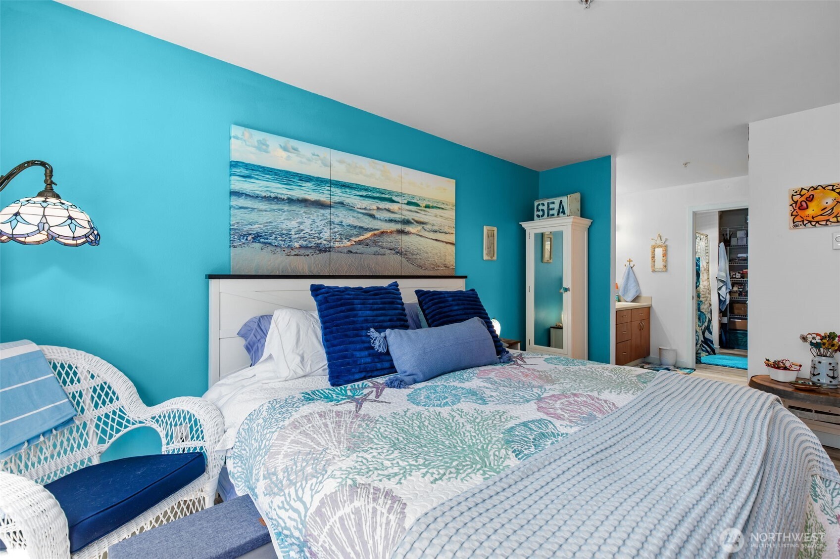 20800 72nd Avenue W #202, Edmonds, WA 98026