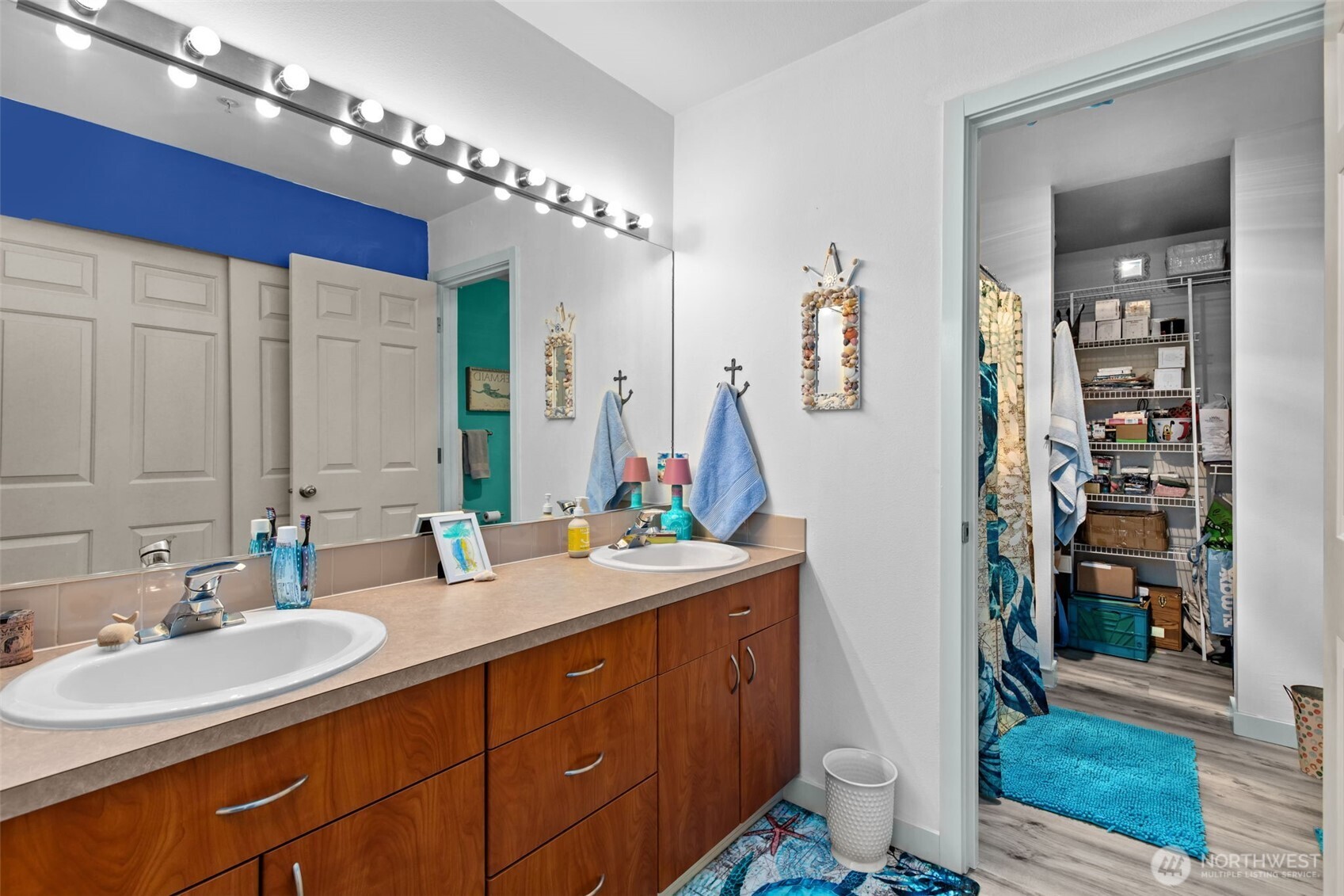 20800 72nd Avenue W #202, Edmonds, WA 98026